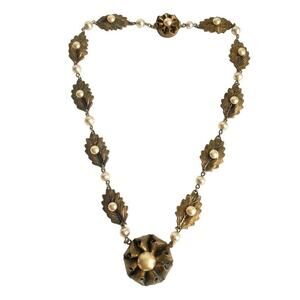 Vintage Victorian Style Faux Pearl Necklace Crimped Leaf Antique Gold Choker‎